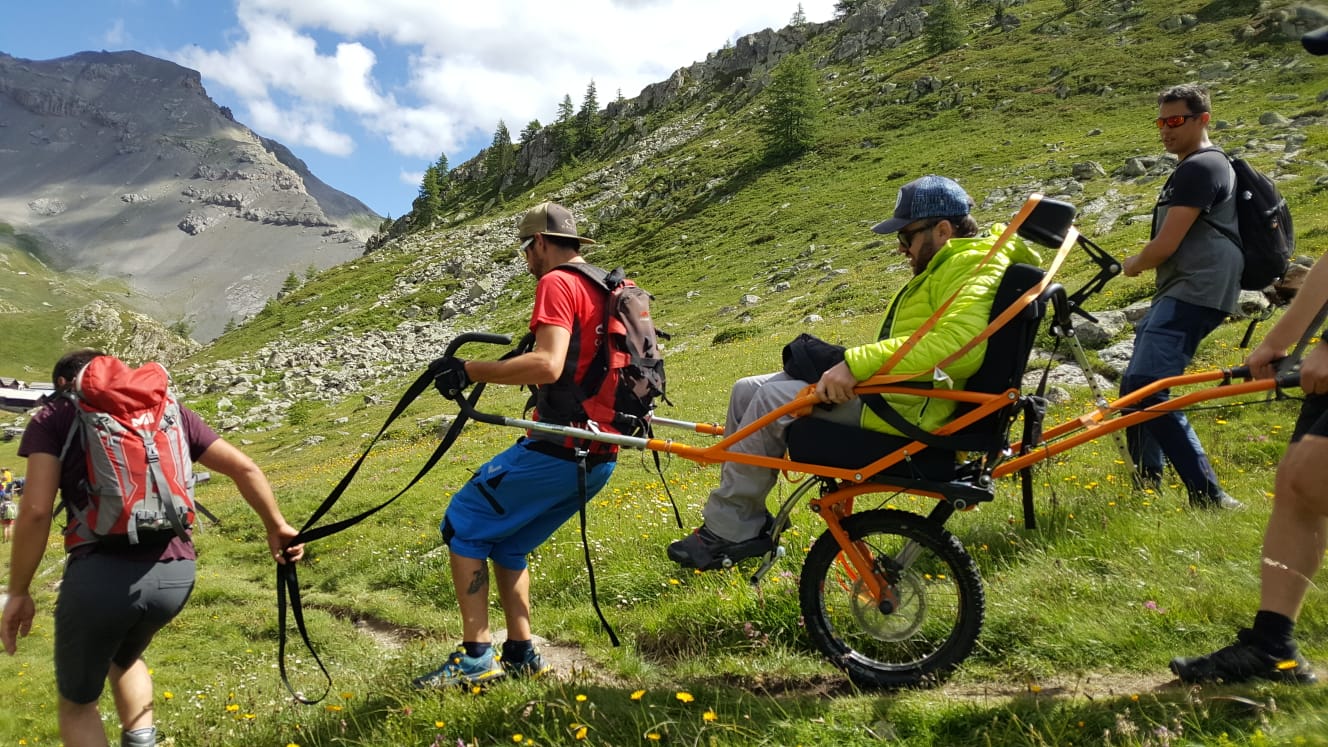 La montagne pour tous en joëlette !