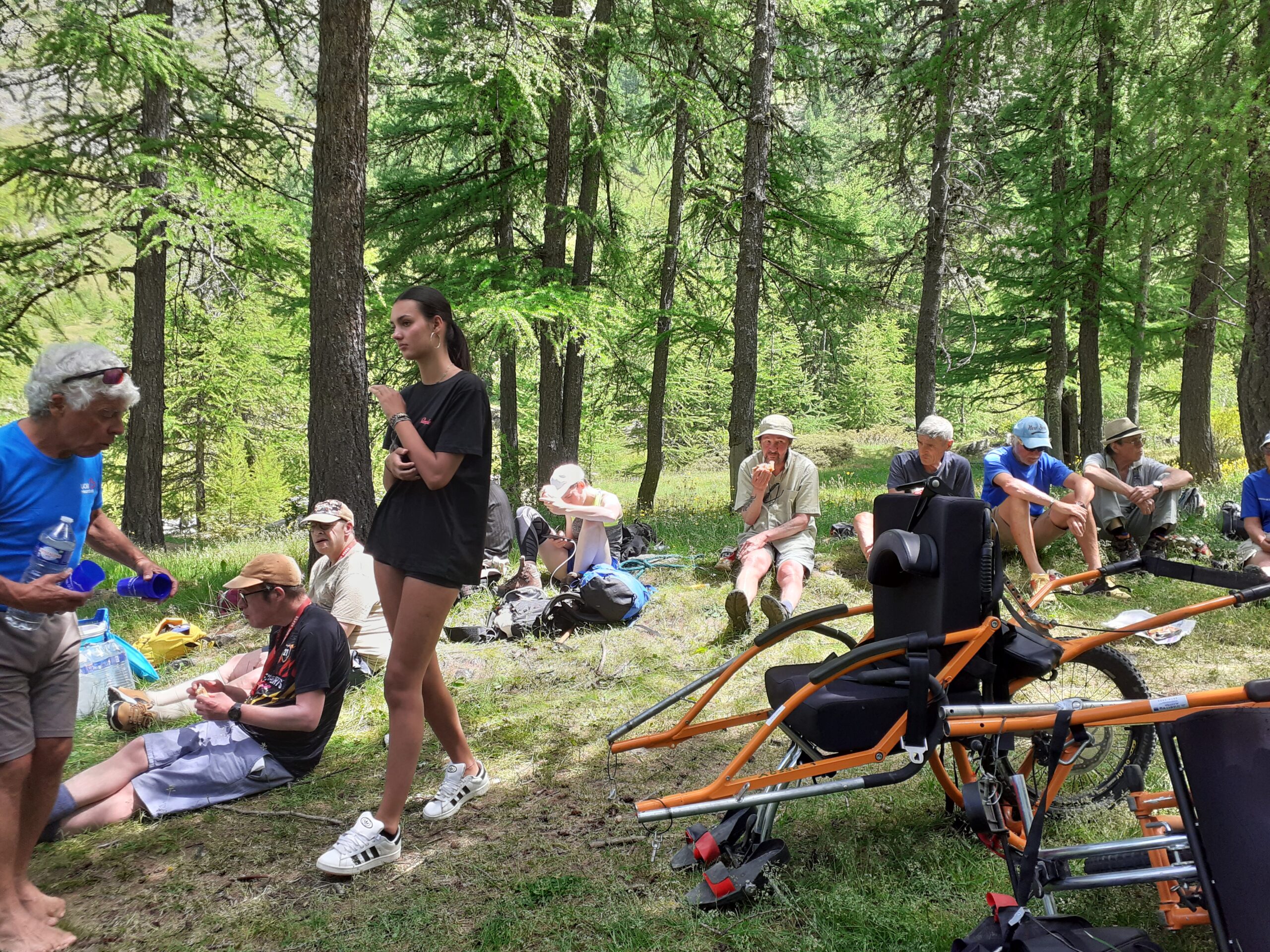 Joëlettes et Queyrasgoline pour les résidents du FAM d’Aiguilles